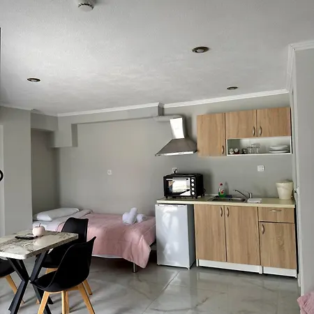 Athina C Gæstehus